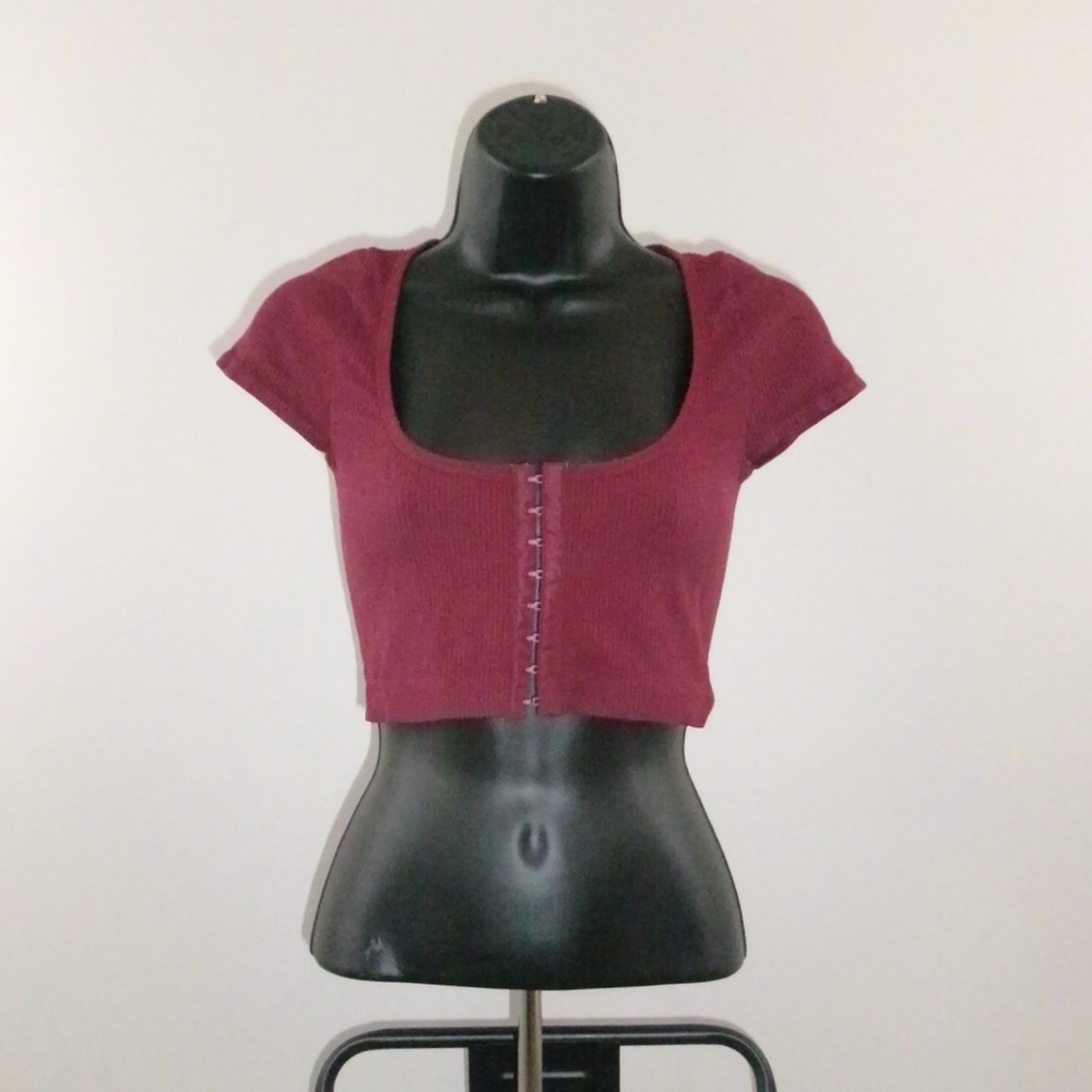 Garage seamless hook & eye tee